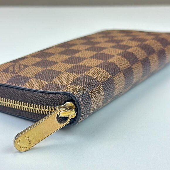 Louis Vuitton Damier Ebene Large Wallet - Picture 4 of 9
